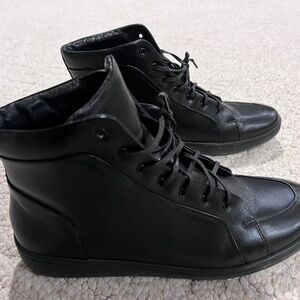 Kenneth Cole - Molly High Top Sneaker (Women, Size 8.5)